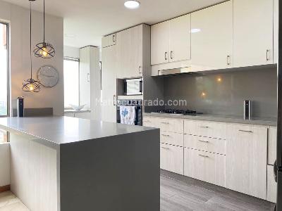Apartamento de 3 alcobas en venta en El Poblado, Medellín, 171 m² · foto 7 de 18
