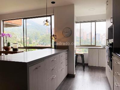 Apartamento de 3 alcobas en venta en El Poblado, Medellín, 171 m² · foto 8 de 18
