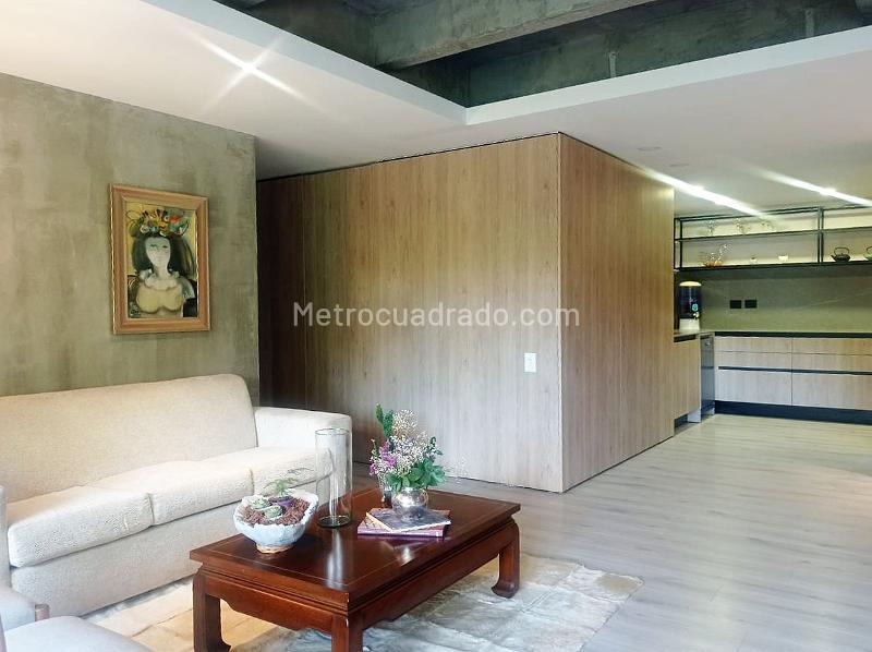 Apartamento Amoblado de 3 Alcobas en Arriendo en El Poblado (Conjunto) - 2