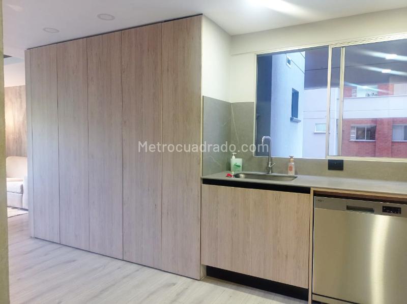 Apartamento Amoblado de 3 Alcobas en Arriendo en El Poblado (Conjunto) - 6