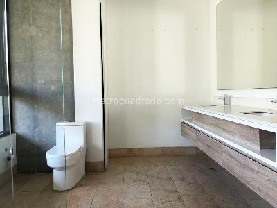 Apartamento de 4 alcobas en venta en El Poblado, Medellín, 490 m² · foto 19 de 20
