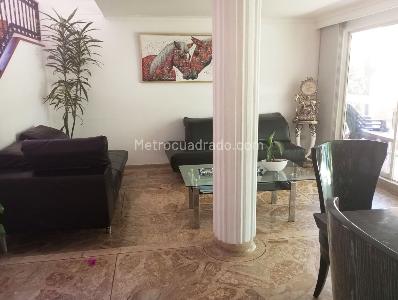 Casa de 4 alcobas en venta en El Poblado, Medellín, 285 m² · foto 2 de 18