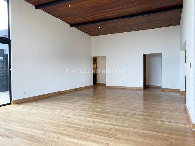 Casa de 3 alcobas en arriendo en La Victoria, Rionegro, 240 m² · foto 2 de 19