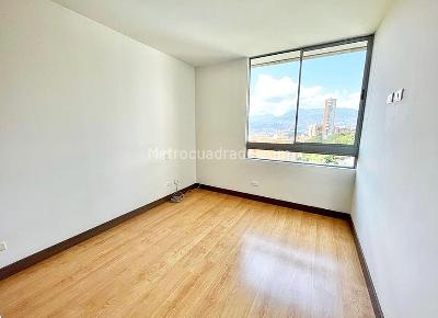 Apartamento de 3 alcobas en arriendo en Castropol, Medellín, 110 m² · foto 8 de 10