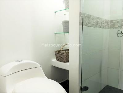 Apartamento de 3 alcobas en venta en Los Naranjos, Medellín, 230 m² · foto 17 de 19