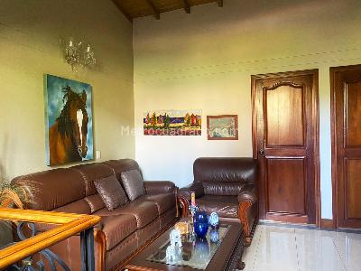 Casa de 5 alcobas en venta en Envigado, Envigado, 212 m² · foto 13 de 17