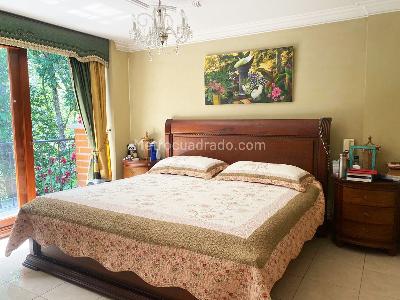 Casa de 5 alcobas en venta en Envigado, Envigado, 212 m² · foto 6 de 17