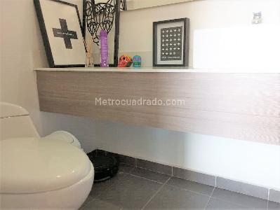 Apartamento de 2 alcobas en venta en El Poblado, Medellín, 159 m² · foto 14 de 15