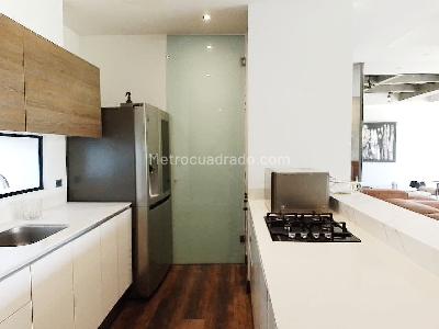 Apartamento de 2 alcobas en arriendo en El Poblado, Medellín, 130 m² · foto 6 de 19
