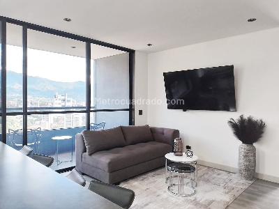 Apartamento en arriendo en El Poblado, Medellín · foto 2 de 16