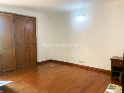 Apartamento de 3 alcobas en arriendo en El Poblado, Medellín, 187 m² · foto 12 de 19