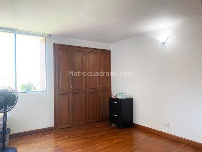 Apartamento de 3 alcobas en arriendo en El Poblado, Medellín, 187 m² · foto 14 de 19