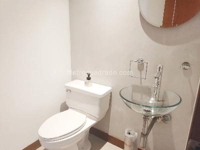 Apartamento de 3 alcobas en venta en Los Naranjos, Medellín, 210 m² · foto 18 de 20