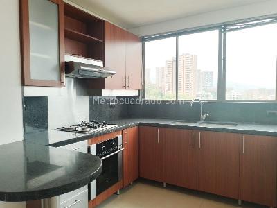Apartamento de 3 alcobas en venta en Los Naranjos, Medellín, 210 m² · foto 5 de 20