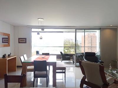Apartamento de 2 alcobas en venta en Los Balsos, Medellín, 135 m² · foto 3 de 19