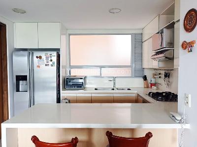 Apartamento de 2 alcobas en venta en Los Balsos, Medellín, 135 m² · foto 6 de 19