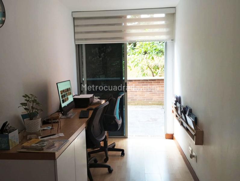Apartamento Amplio de 3 Alcobas con Terraza en El Poblado - 7