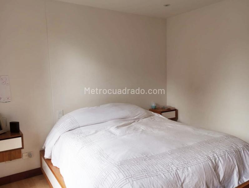 Apartamento Amplio de 3 Alcobas con Terraza en El Poblado - 9