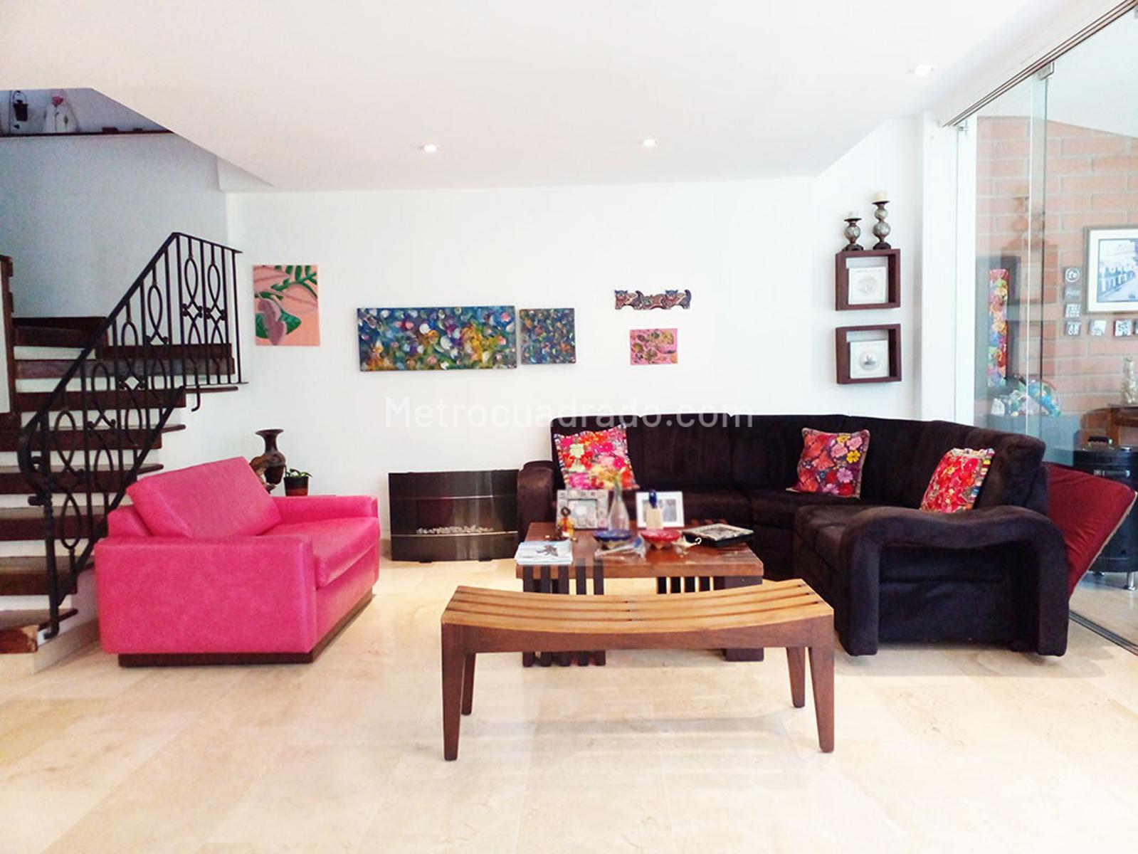 Casa de 3 habitaciones en venta en El Poblado, Medellín — imagen 1 de 20