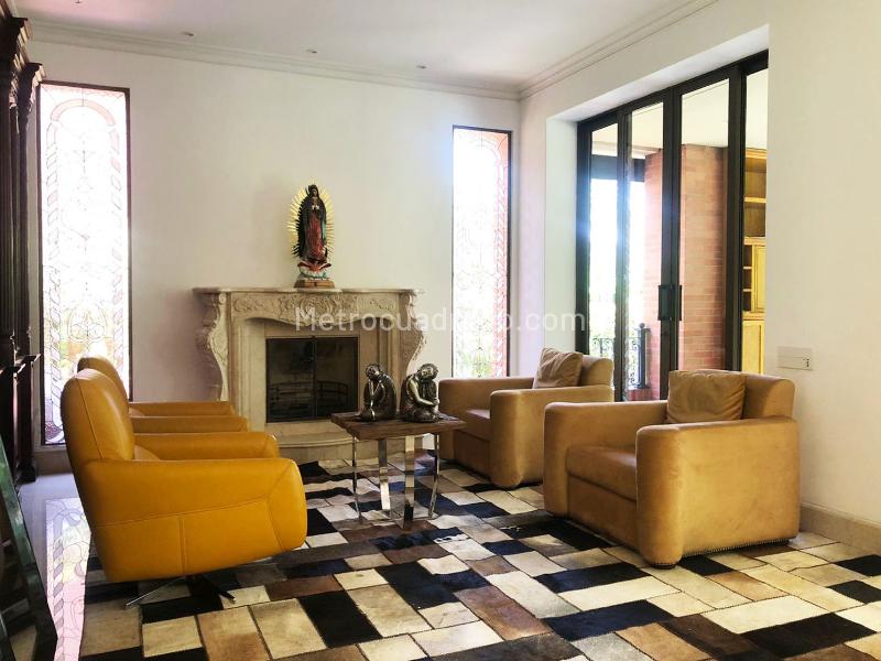 4BR House with 5 Baths in El Poblado Gated Unit (450m²) - 3