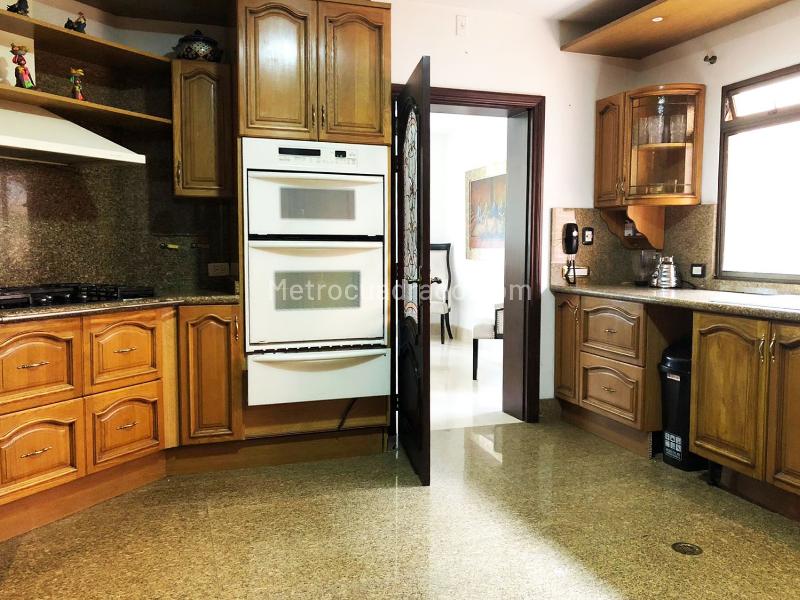 4BR House with 5 Baths in El Poblado Gated Unit (450m²) - 9