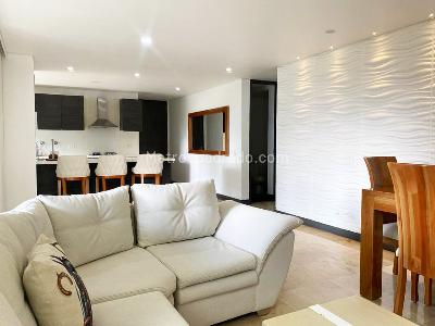 Apartamento de 3 alcobas en venta en Lalinde, Medellín, 146 m² · foto 3 de 20