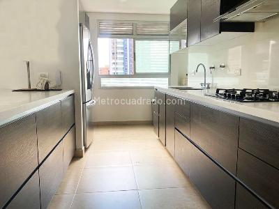Apartamento de 3 alcobas en venta en Lalinde, Medellín, 146 m² · foto 6 de 20