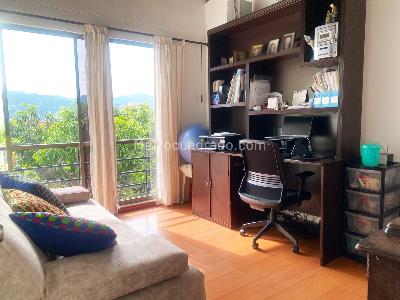 Casa de 3 alcobas en venta en Los Benedictinos, Envigado, 239 m² · foto 10 de 20