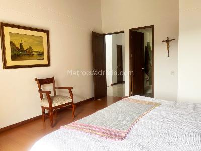 Casa de 3 alcobas en venta en Los Benedictinos, Envigado, 239 m² · foto 12 de 20