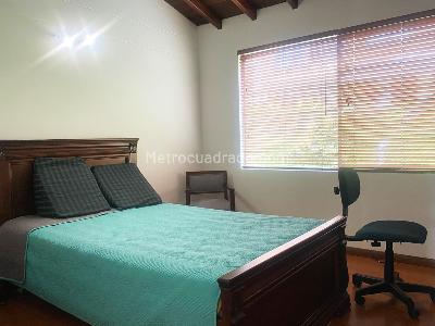 Casa de 3 alcobas en venta en Los Benedictinos, Envigado, 239 m² · foto 15 de 20