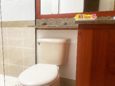 Casa de 3 alcobas en venta en Los Benedictinos, Envigado, 239 m² · foto 19 de 20