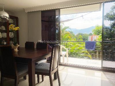 Casa de 3 alcobas en venta en Los Benedictinos, Envigado, 239 m² · foto 5 de 20
