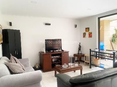 Casa de 3 alcobas en venta en Los Benedictinos, Envigado, 239 m² · foto 9 de 20