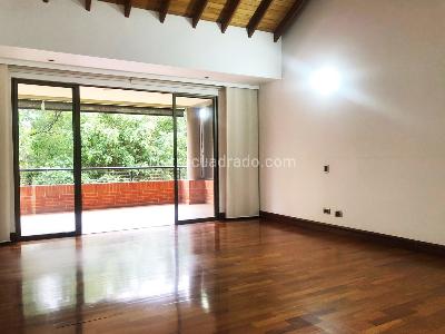 Casa de 4 alcobas en venta en El Poblado, Medellín, 375 m² · foto 15 de 20