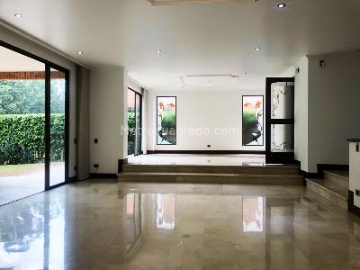Casa de 4 alcobas en venta en El Poblado, Medellín, 375 m² · foto 2 de 20
