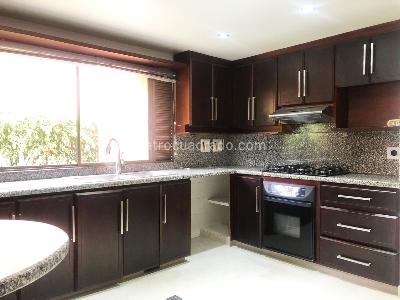 Casa de 4 alcobas en venta en El Poblado, Medellín, 375 m² · foto 8 de 20