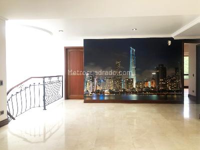 Casa de 4 alcobas en venta en El Poblado, Medellín, 375 m² · foto 9 de 20