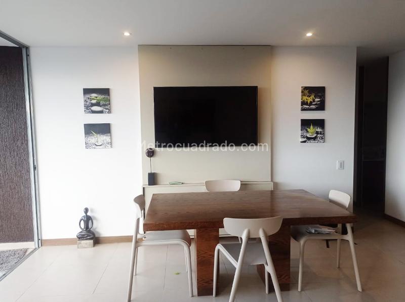 Furnished 2BR Apartment with Pool in El Poblado - 3