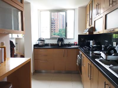 Apartamento de 3 alcobas en venta en Los Balsos, Medellín, 145 m² · foto 7 de 19
