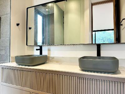 Apartamento de 3 alcobas en venta en El Castillo, Medellín, 215 m² · foto 15 de 17