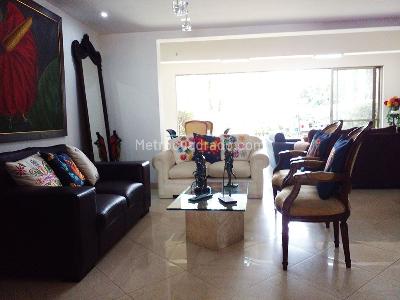 Casa de 3 alcobas en venta en Envigado, Envigado, 236 m² · foto 2 de 20