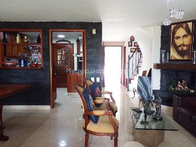 Casa de 3 alcobas en venta en Envigado, Envigado, 236 m² · foto 3 de 20