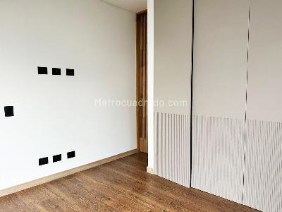 Apartamento de 3 alcobas en venta en El Poblado, Medellín, 215 m² · foto 11 de 19