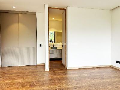 Apartamento de 3 alcobas en venta en El Poblado, Medellín, 215 m² · foto 13 de 19