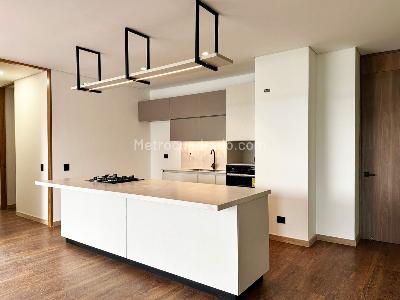 Apartamento de 3 alcobas en venta en El Poblado, Medellín, 215 m² · foto 8 de 19