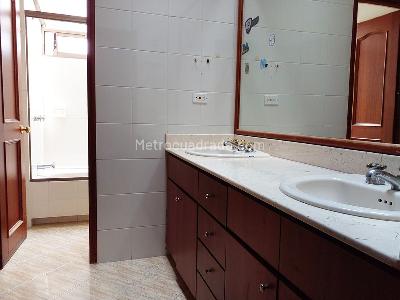 Casa de 3 alcobas en venta en El Poblado, Medellín, 270 m² · foto 18 de 20