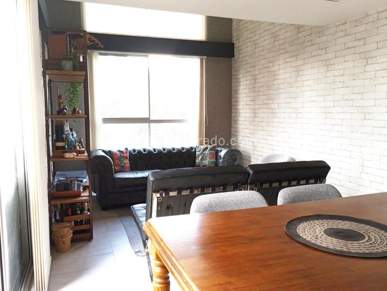 Apartamento de 2 Alcobas con Balcón y Parqueadero Cubierto en Los Balsos - 3