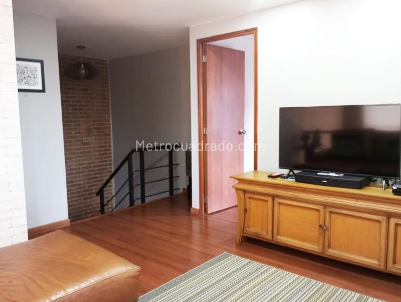 Apartamento de 2 Alcobas con Balcón y Parqueadero Cubierto en Los Balsos - 9