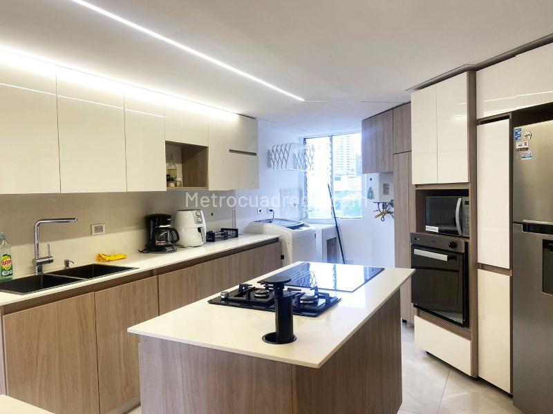 3BR Apartment in El Poblado Closed Unit on Main Road - 6