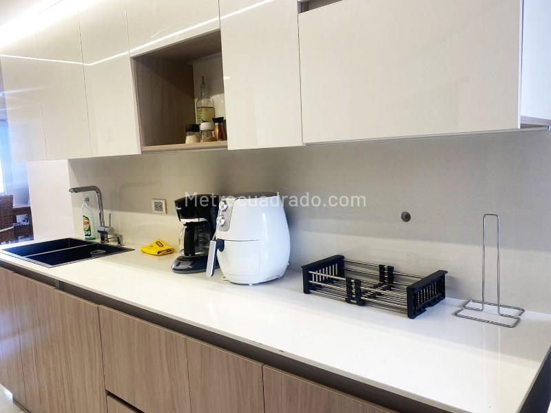 3BR Apartment in El Poblado Closed Unit on Main Road - 7